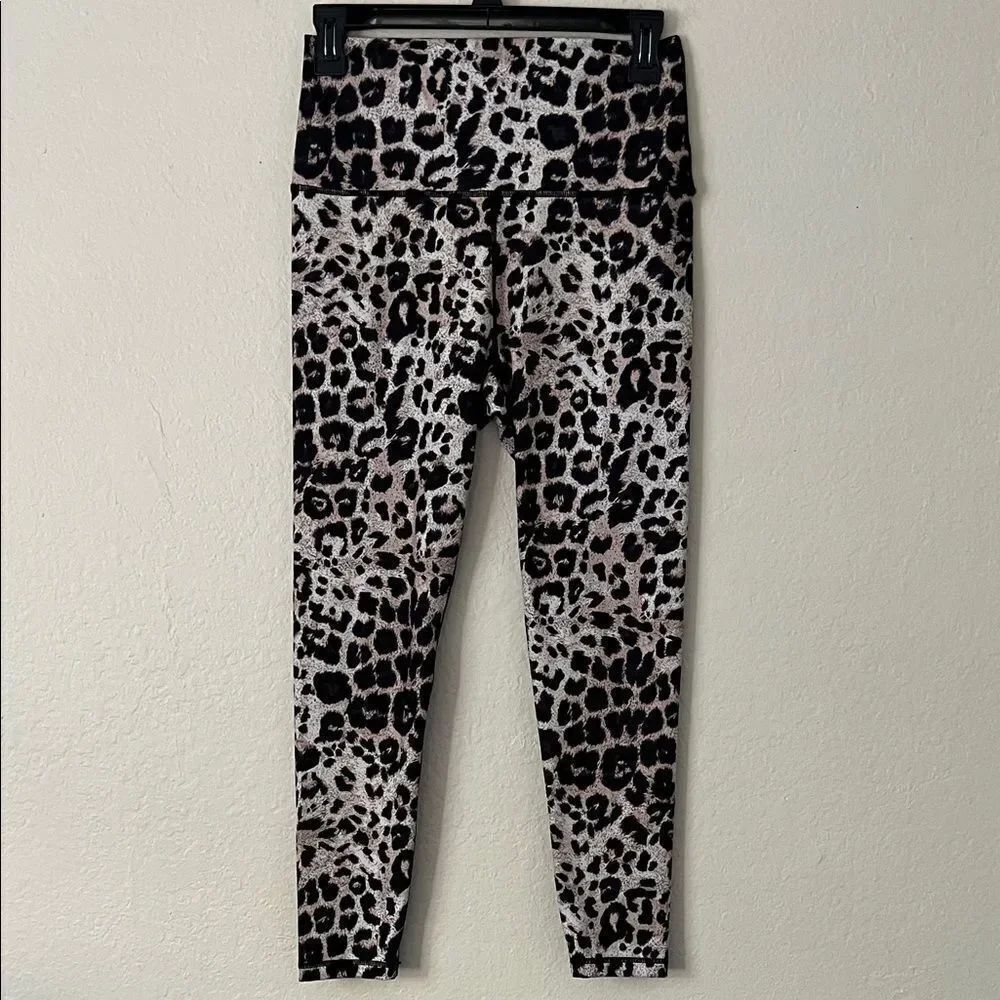 Like New! Lululemon Athleica Crop 23" Animal Print in Size (no tag)